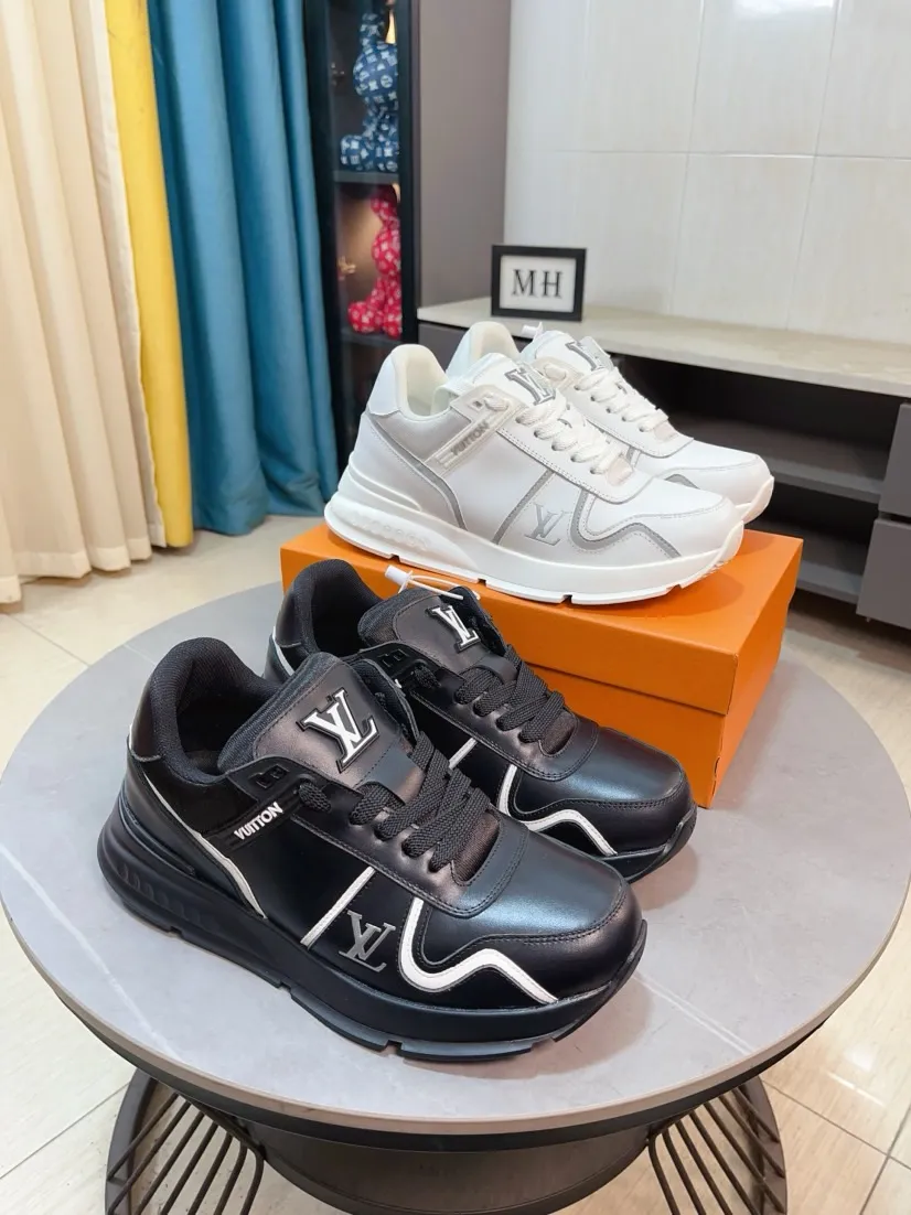 Men's shoes 💰600🌸🌸 LV style is novel and fashionable, the upper is made of imported cowhide + LV special materials! Super trendy design! It’s eye-catching! The leather is soft, delicate, shiny and translucent, showing the ultimate in pure handcraftsmanship, and the mesh is soft, comfortable and breathable! Size: 39-44 (38 45 customized)